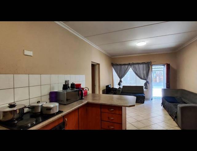 3 BEDROOM TOWNHOUSE FOR SALE IN ELSPARK EXT 4